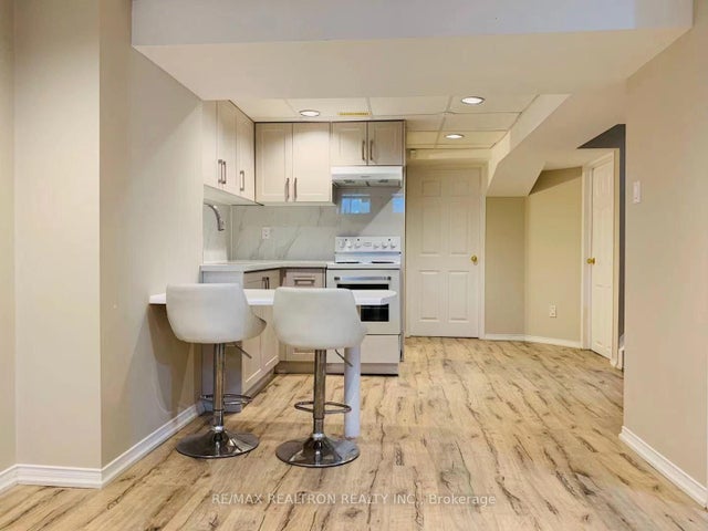 16 Foxglove Court Bsmt, Markham