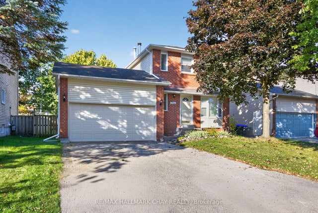 714 Candaras Street, Innisfil