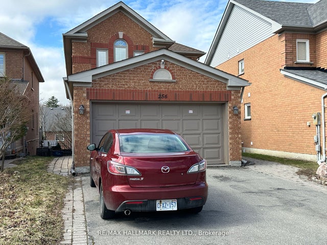256 Stone Road Bsmt, Aurora