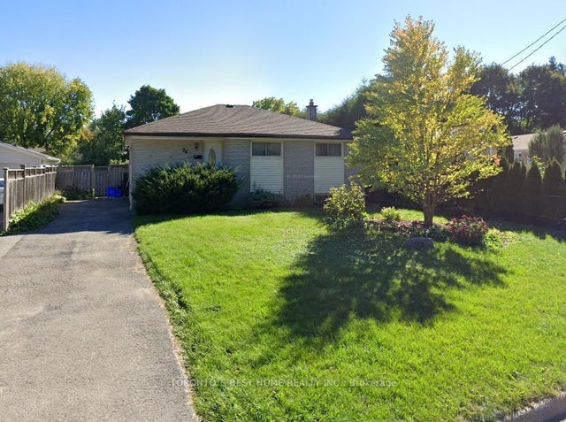 24 Stoddart Drive Lower, Aurora