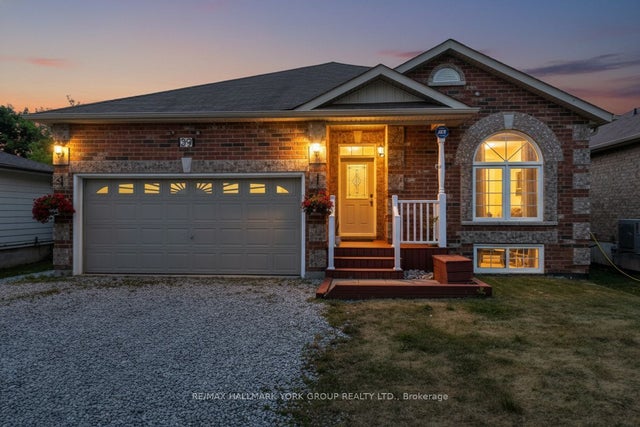 39 Farley Circle, Georgina