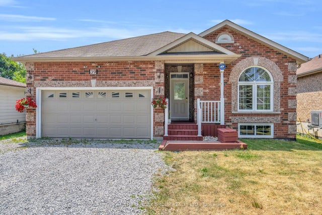 39 Farley Circle, Georgina