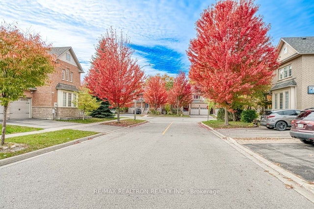 7 Grand Oak Drive, Richmond Hill