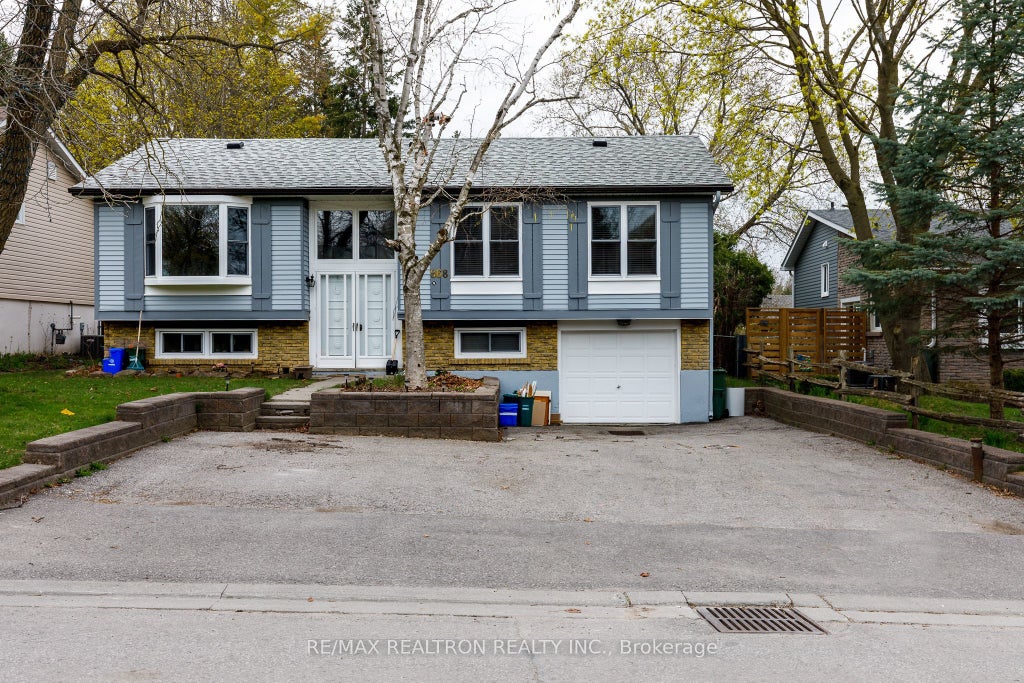 868 Magnolia Avenue, Newmarket