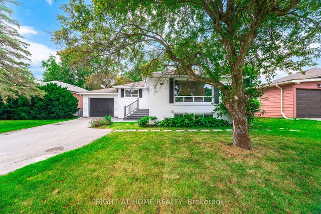 15 Kemano Road Lower, Aurora