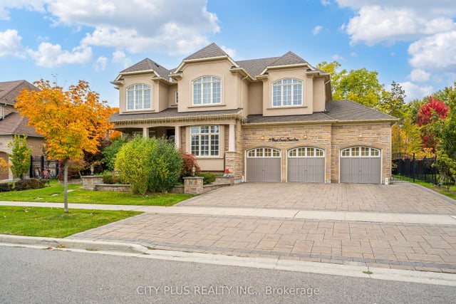 19 Royal County Down Crescent, Markham