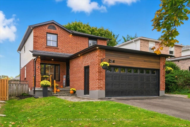 234 Billings Crescent, Newmarket