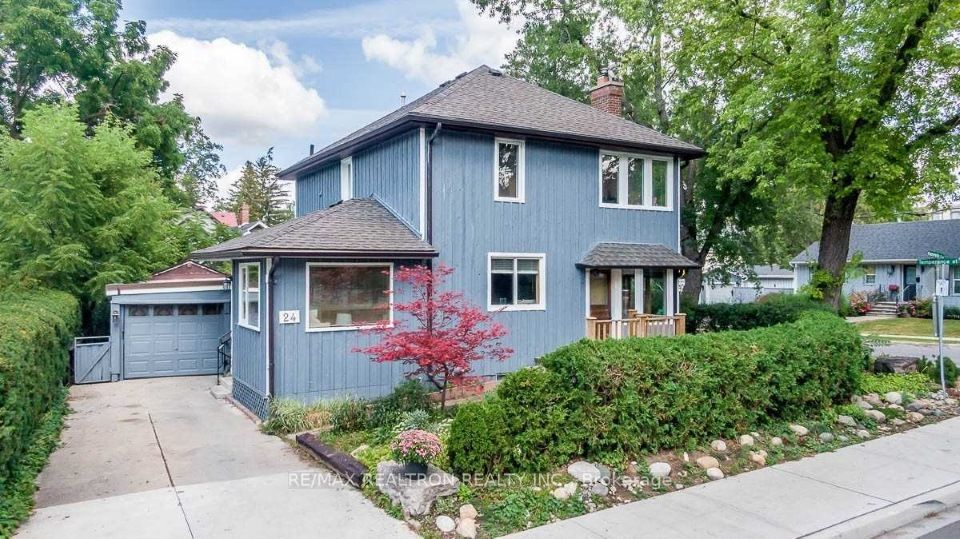 24 Kennedy Street W, Aurora