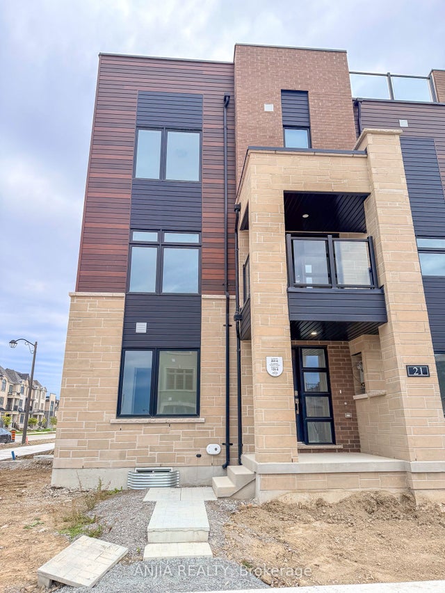 21 Harvey Bunker Crescent, Markham