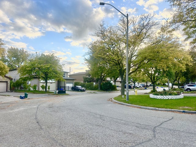 49 Carey Crescent, Markham