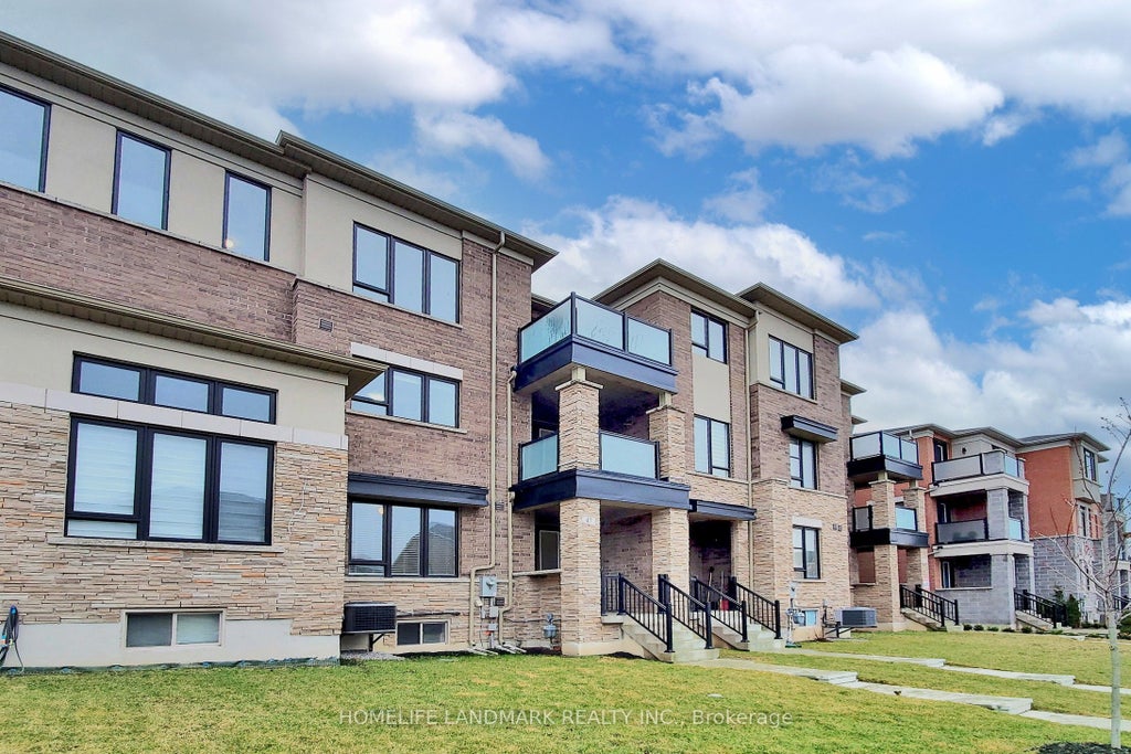 47 Sparks Street, Aurora