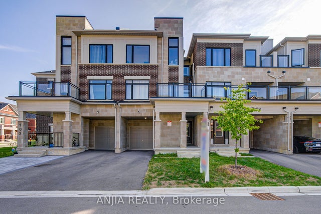 105 Ness Drive, Richmond Hill