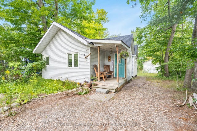 728 Hastings Avenue, Innisfil