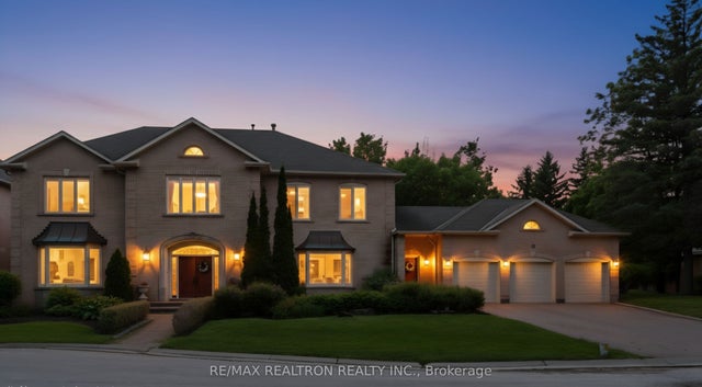 12 Moodie Drive, Richmond Hill