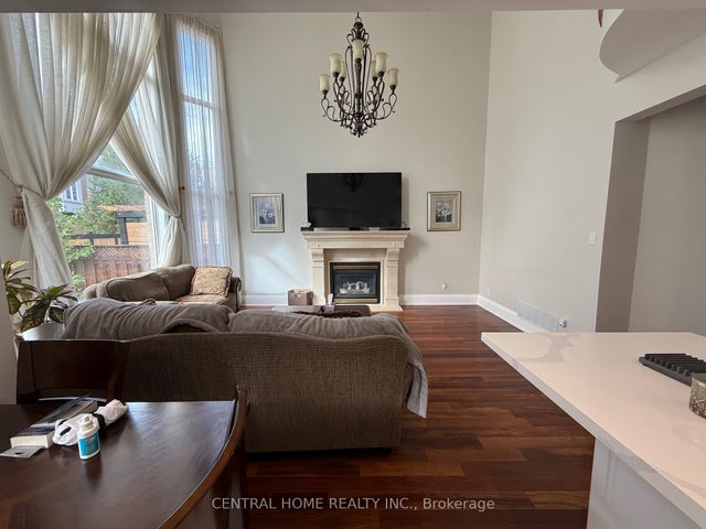 89 Old Colony Road Main Floor, Richmond Hill