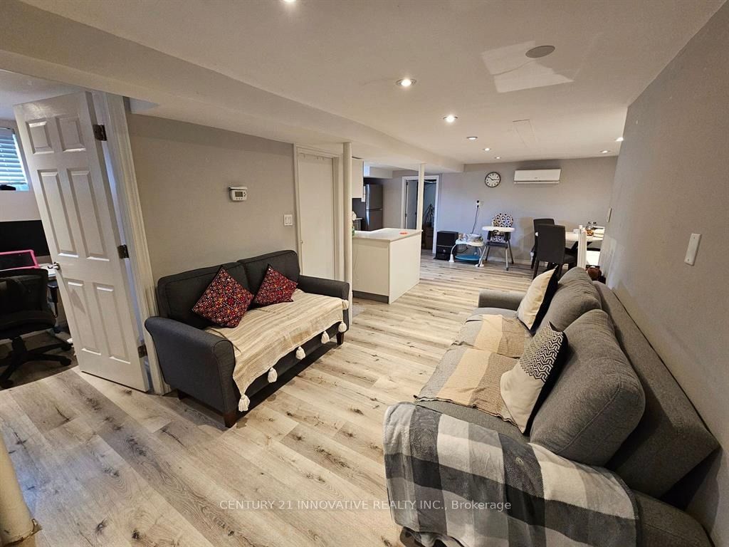 13163 Bathurst Street Bsmt, Richmond Hill