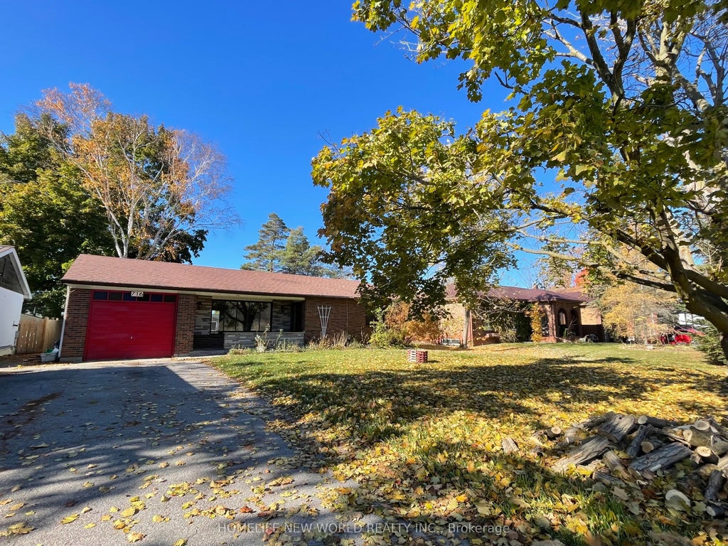 716 Lake Drive S, Georgina