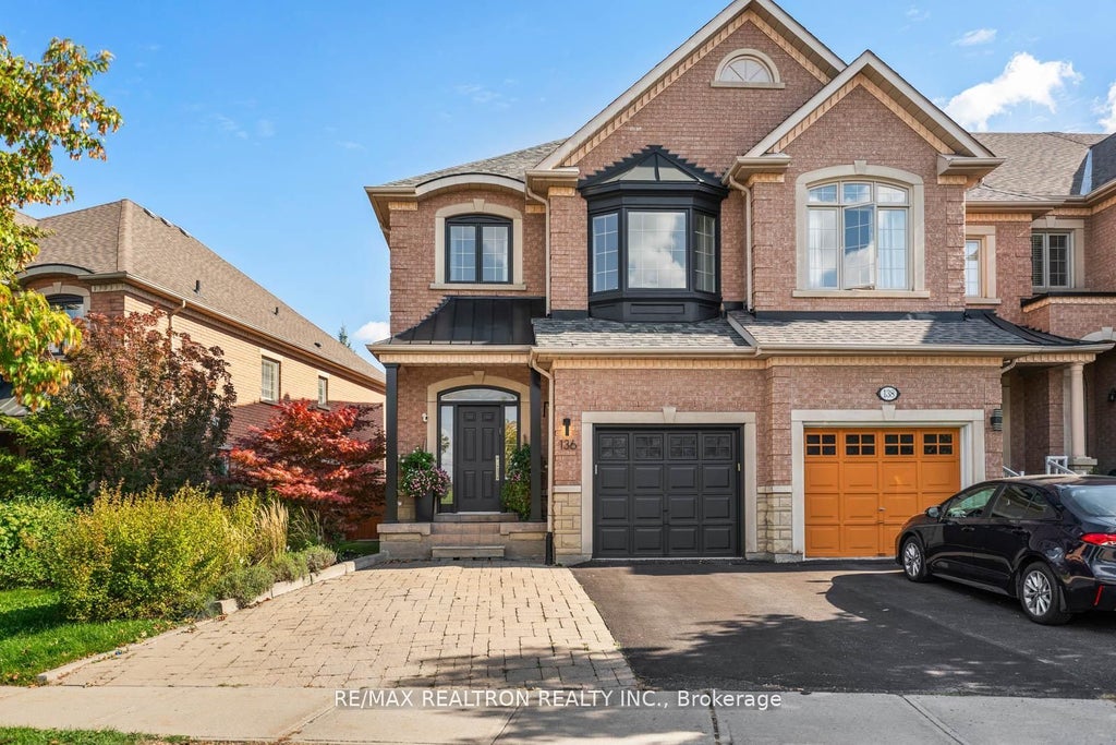 136 Kingsbridge Circle, Vaughan