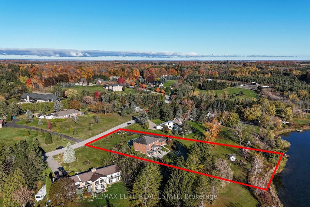 9 Island Lake Drive, Whitchurch-Stouffville