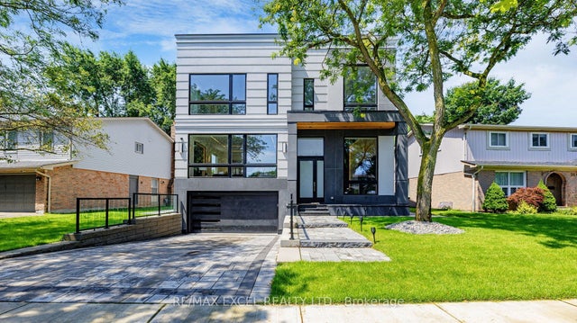 22 Sanderson Crescent, Richmond Hill