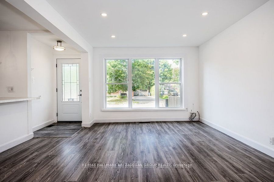 47 Newbury Drive Main Fl, Newmarket