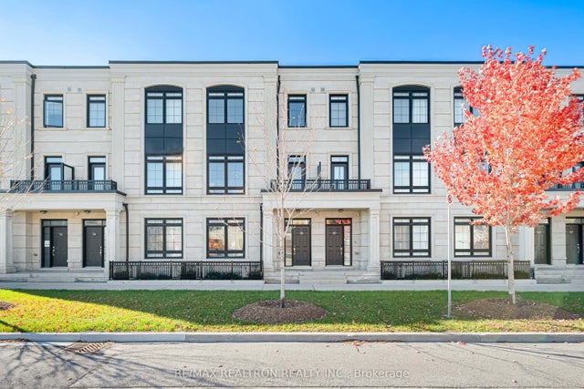 58 Village Parkway, Markham