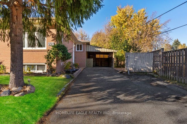 223 Cherrywood Drive, Newmarket