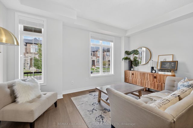 14 Walter Proctor Road, East Gwillimbury