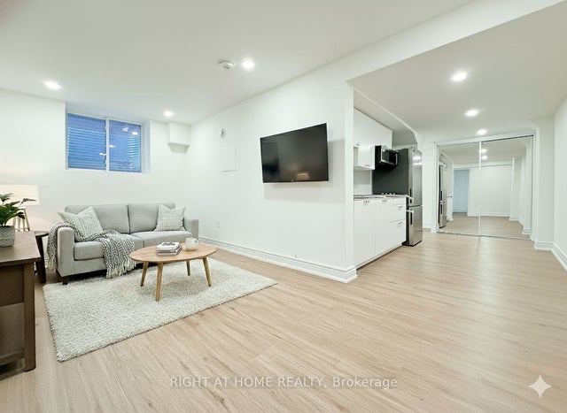 54 George Kirby Street Lower, Vaughan