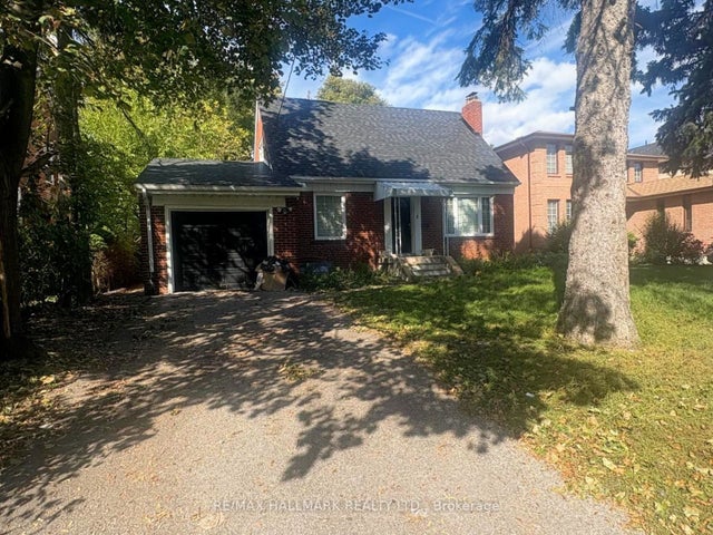 18 Woodward Avenue, Markham