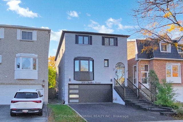 300 Charlton Avenue, Vaughan
