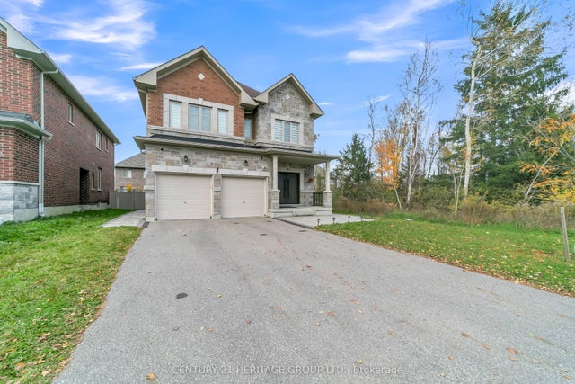 42 Portage Avenue Main, Richmond Hill