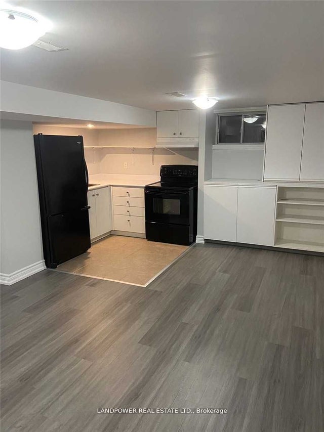 81 Lawrence Avenue Lower, Richmond Hill