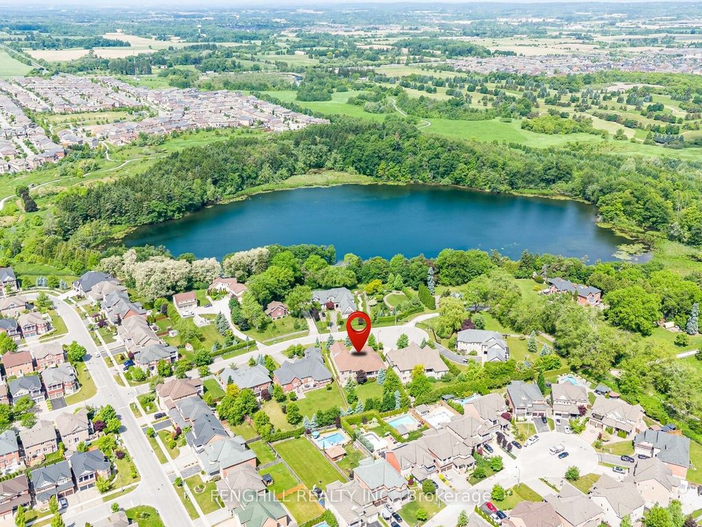 11 Macleod Estate Court, Richmond Hill