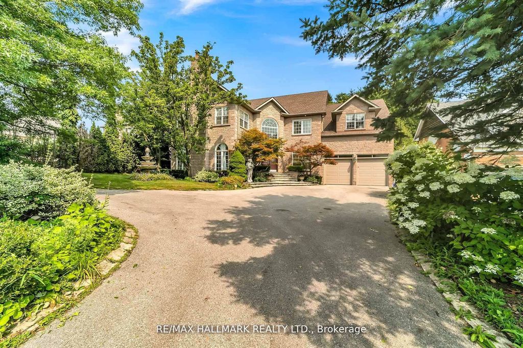 384 Kennedy Street W, Aurora
