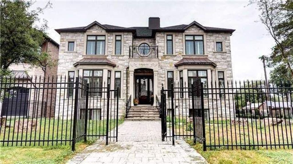 18 Parker Avenue, Richmond Hill
