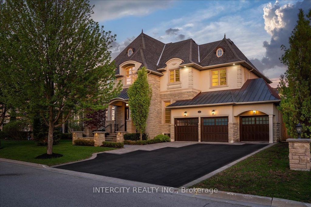 233 Carisbrooke Circle, Aurora