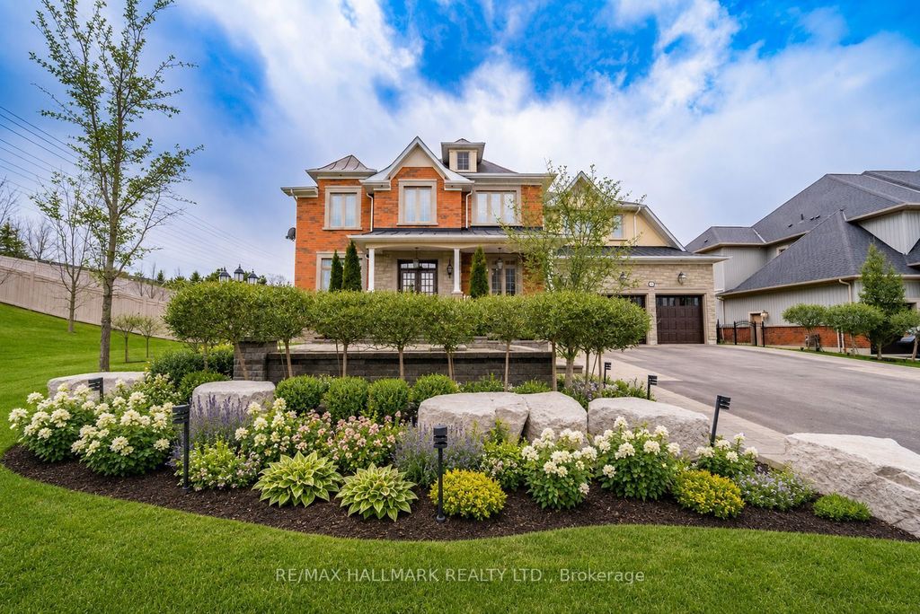 37 Country Club Crescent, Uxbridge