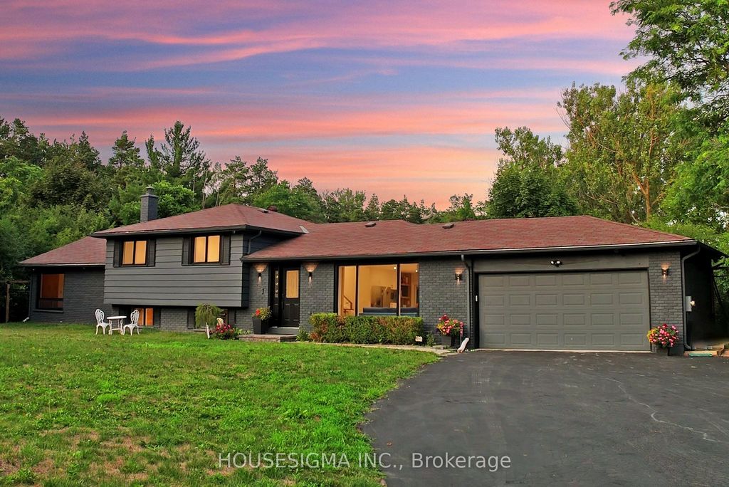 14639 Leslie Street, Aurora