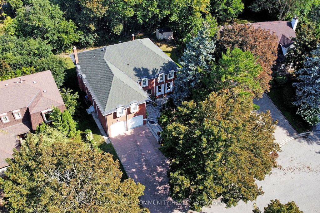 88 Cambridge Crescent, Richmond Hill