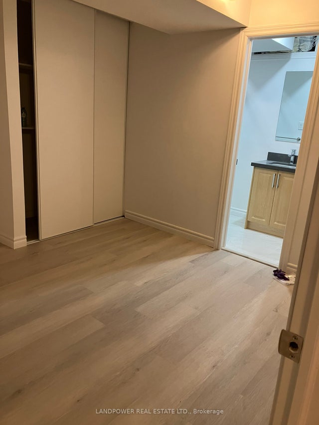 29 Sandy Point Drive S Bsmt B, Richmond Hill