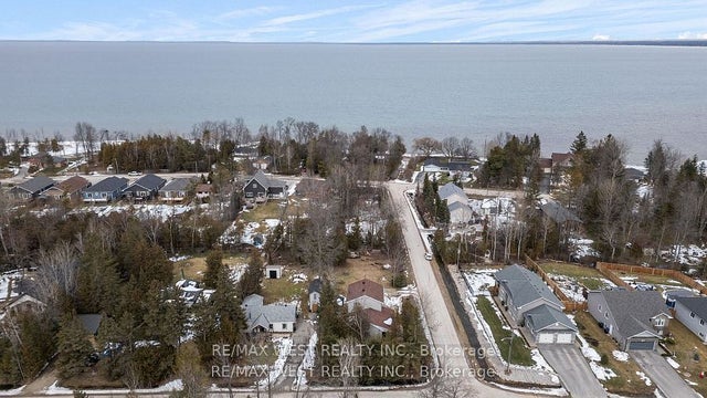 30 Bayswater Drive W, Wasaga Beach