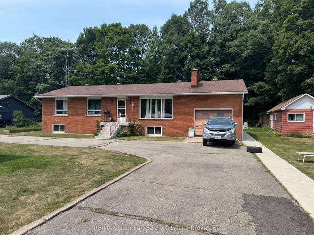22 Oakwood Avenue, Tiny
