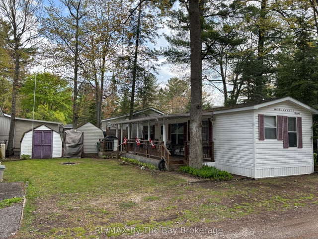 85 Theme Park Drive 153, Wasaga Beach