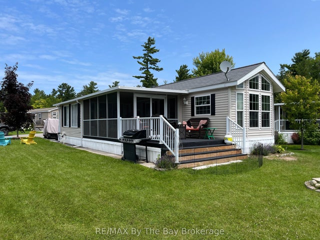 15 Kenora Trail, Wasaga Beach