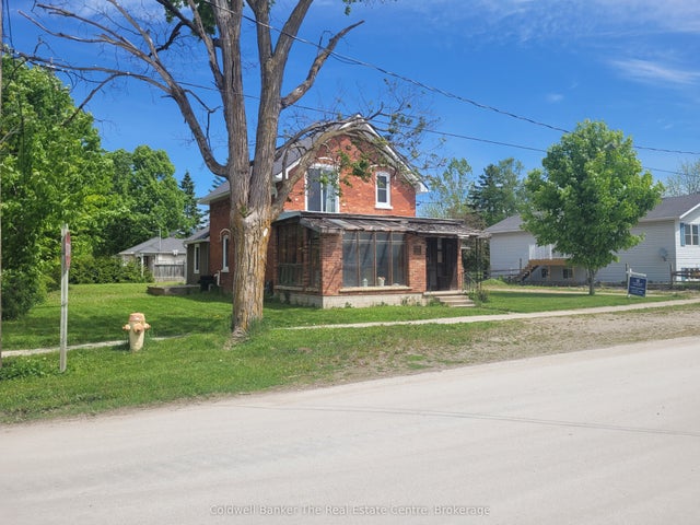24 Elizabeth Street W, Clearview