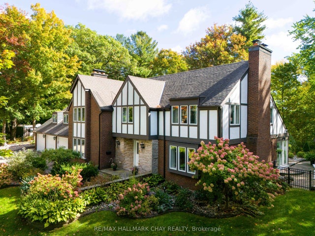 11 Park Trail, Springwater