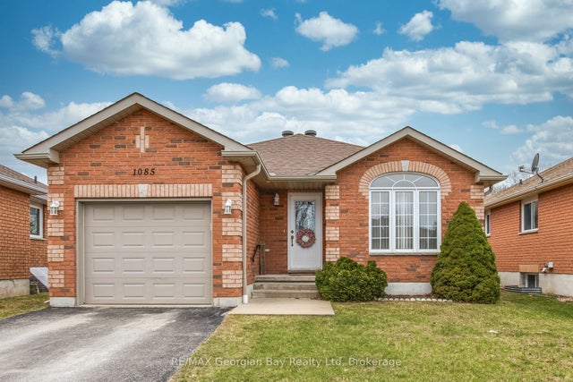 1085 Whitney Crescent, Midland