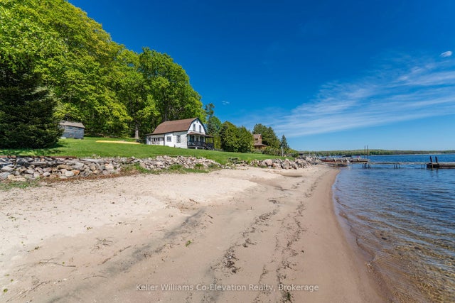 437 Champlain Road, Penetanguishene