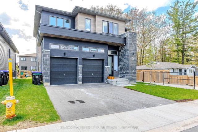 80 Berkely Street, Wasaga Beach